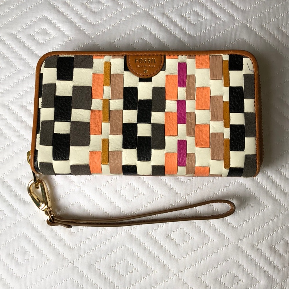 fossil wristlet